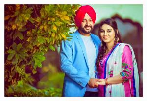 COUPLES wedding car Punjab — Punjab Wedding Cars