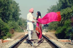 COUPLES wedding car Punjab — Punjab Wedding Cars