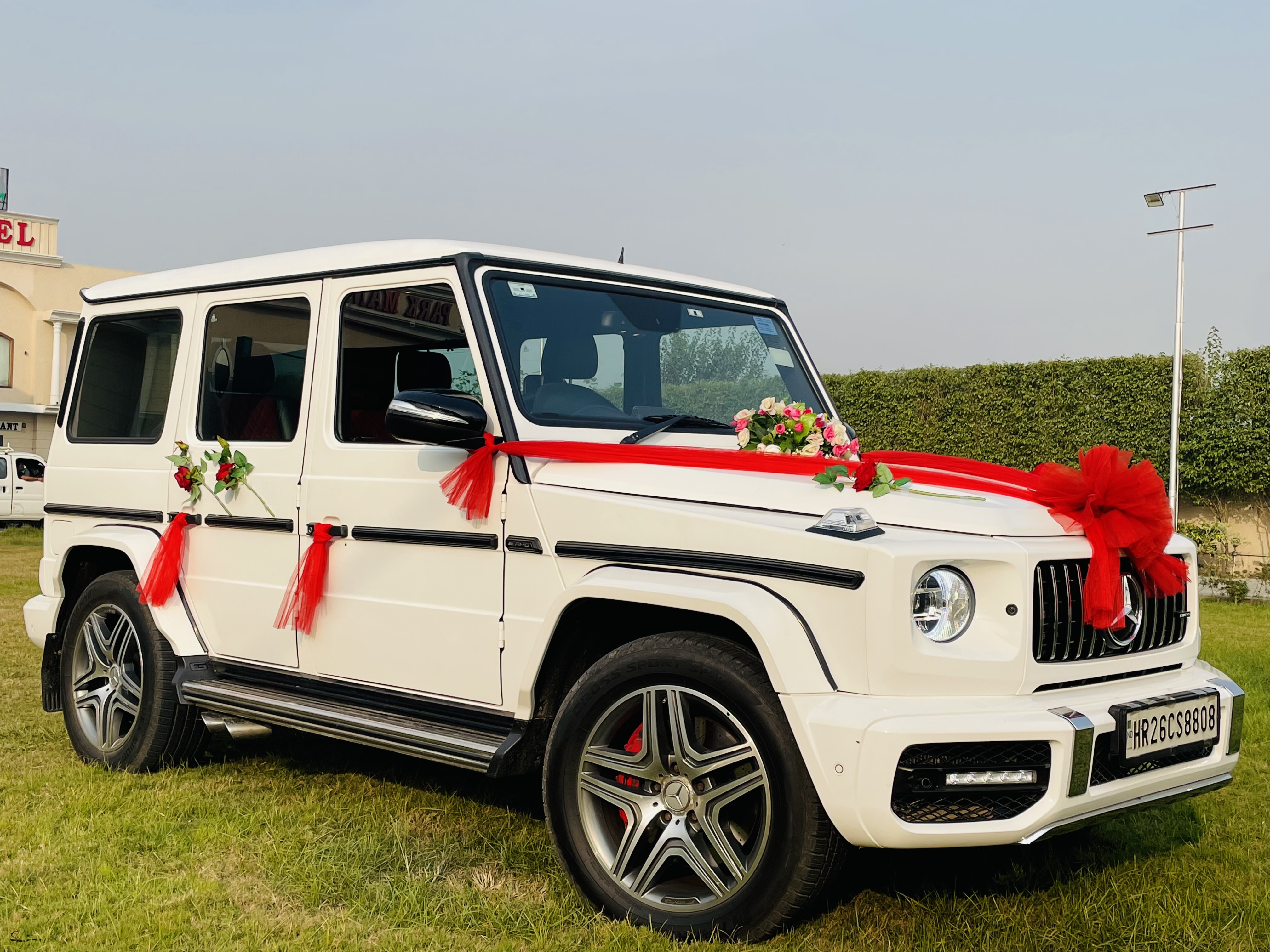 MERCEDES G Wagon (G63 AMG) White wedding car hire Punjab — Punjab Wedding Cars