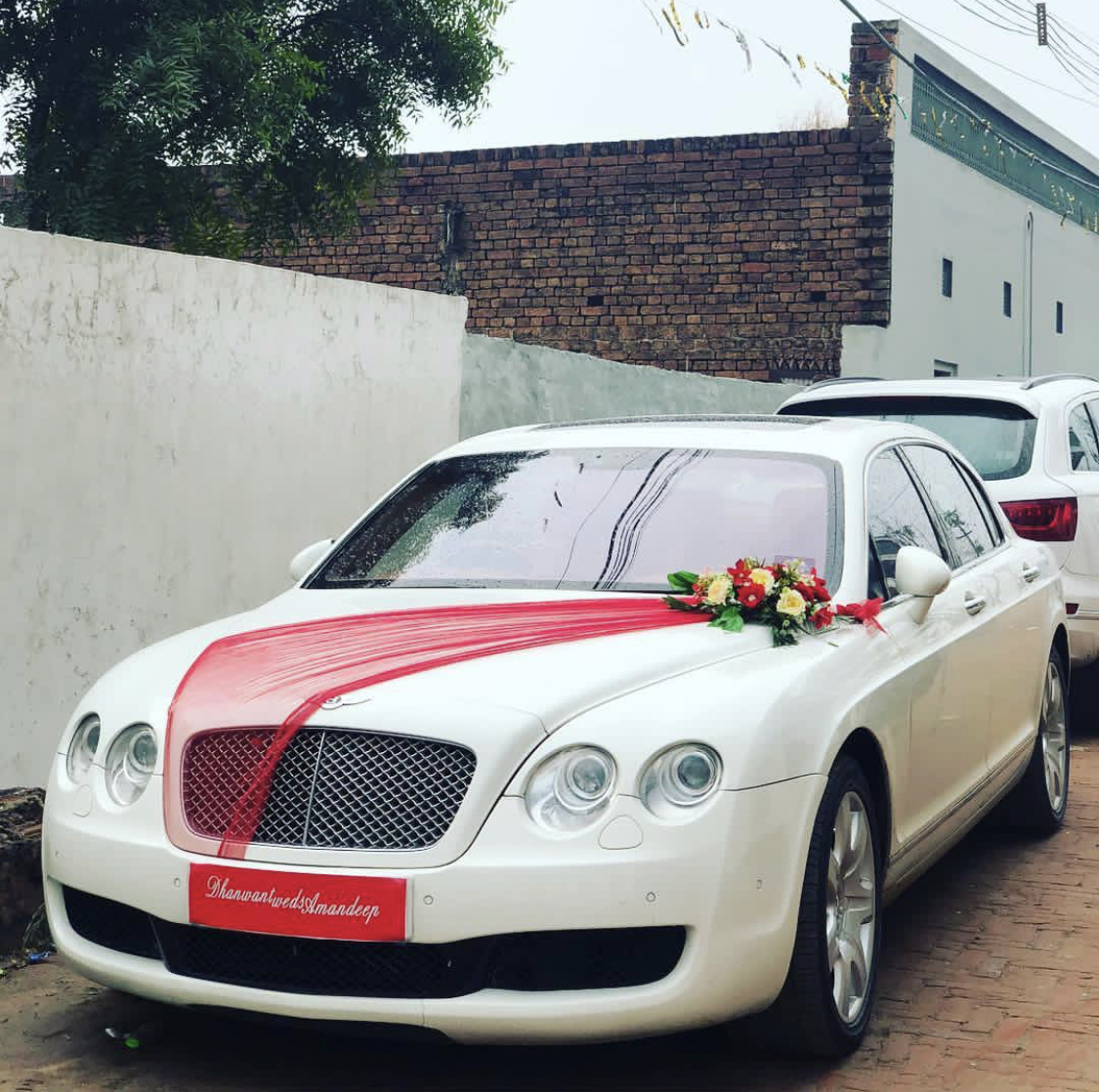 BENTLEY Flying Spur White wedding car hire Punjab — Punjab Wedding Cars