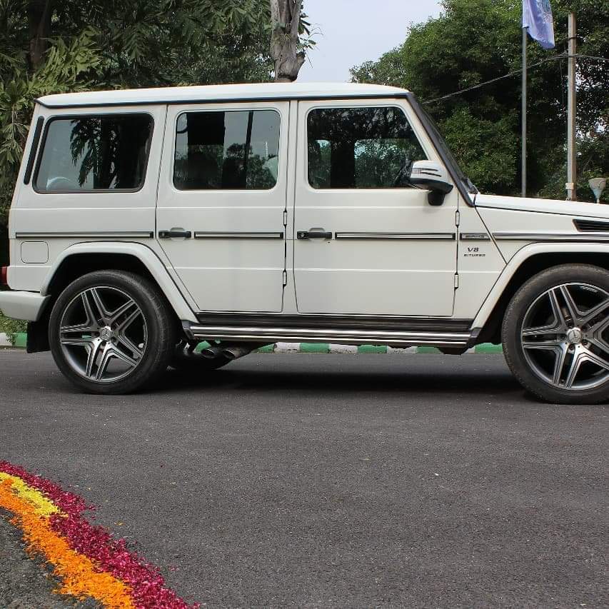 MERCEDES G Wagon White wedding car hire Punjab — Punjab Wedding Cars