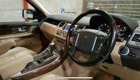 9Range_Rover_Sports_-_puncars.com_interior_pictures_(1).jpg